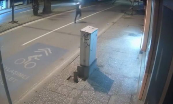 Kapkaç anı kamerada!